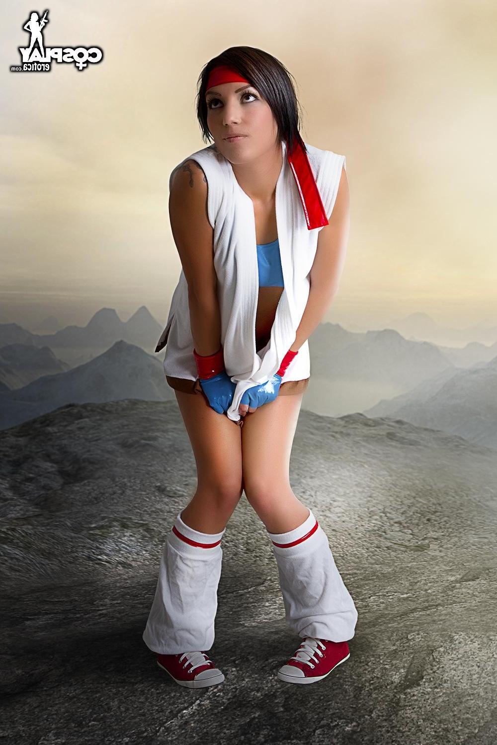 12P Cosplay hottie Devorah is ready to kick some ass