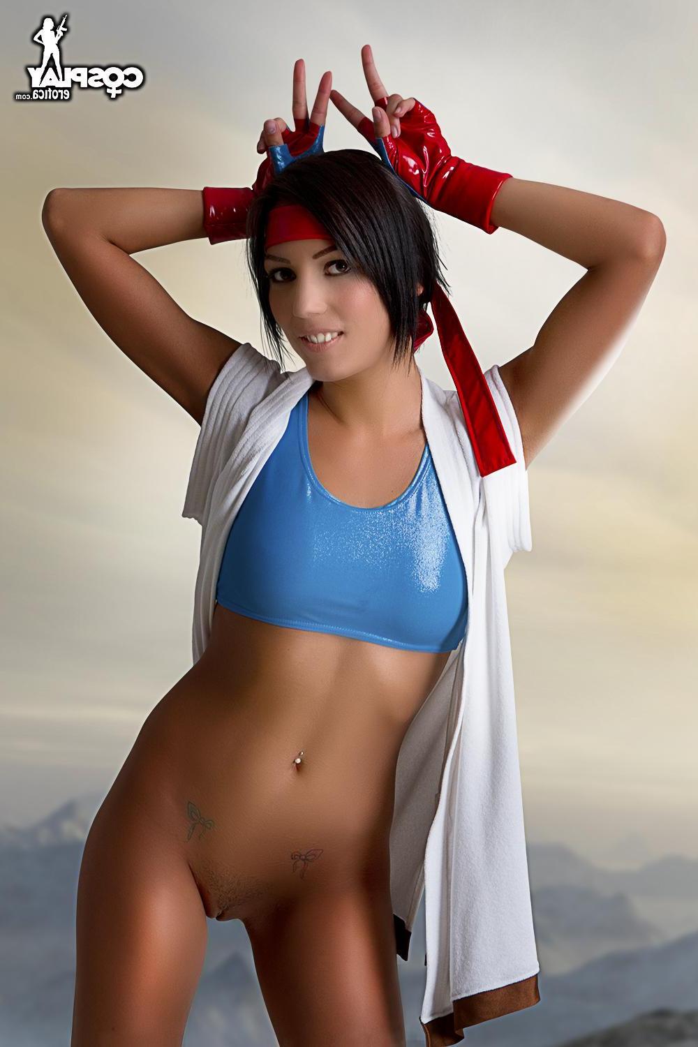 12P Cosplay hottie Devorah is ready to kick some ass