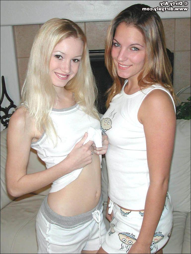 20P Pictures of Dirty Aly getting kinky with Nikki Grinds