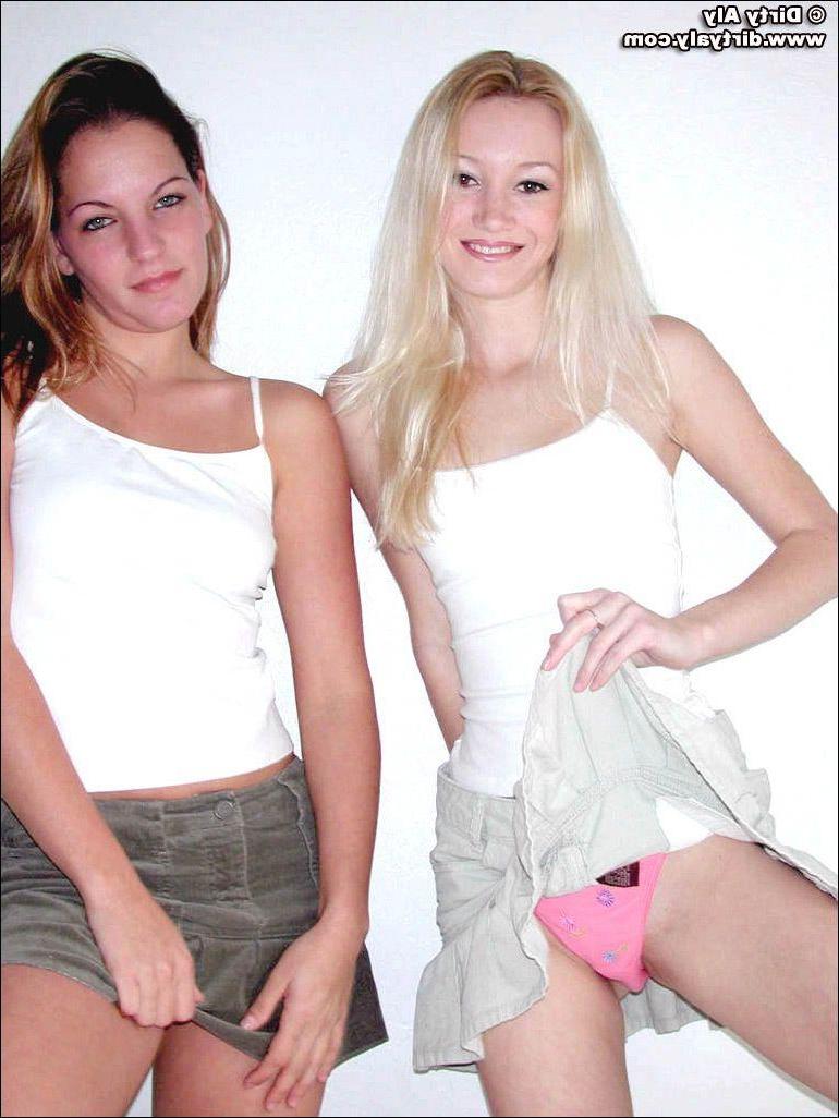 20P Pictures of Dirty Aly being dirty with Nikki Grinds