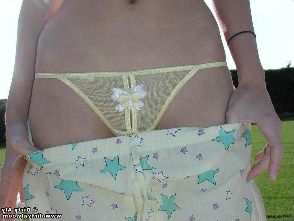 20P Pictures of teen Dirty Aly exposing herself outside