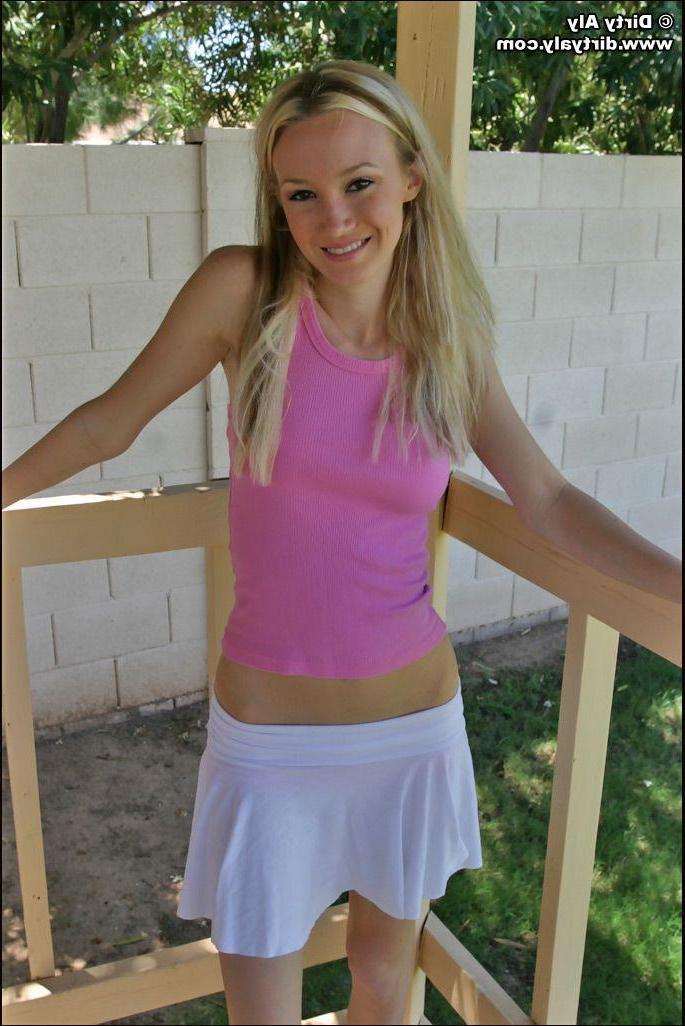 20P Pictures of Dirty Aly taking her clothes off for you