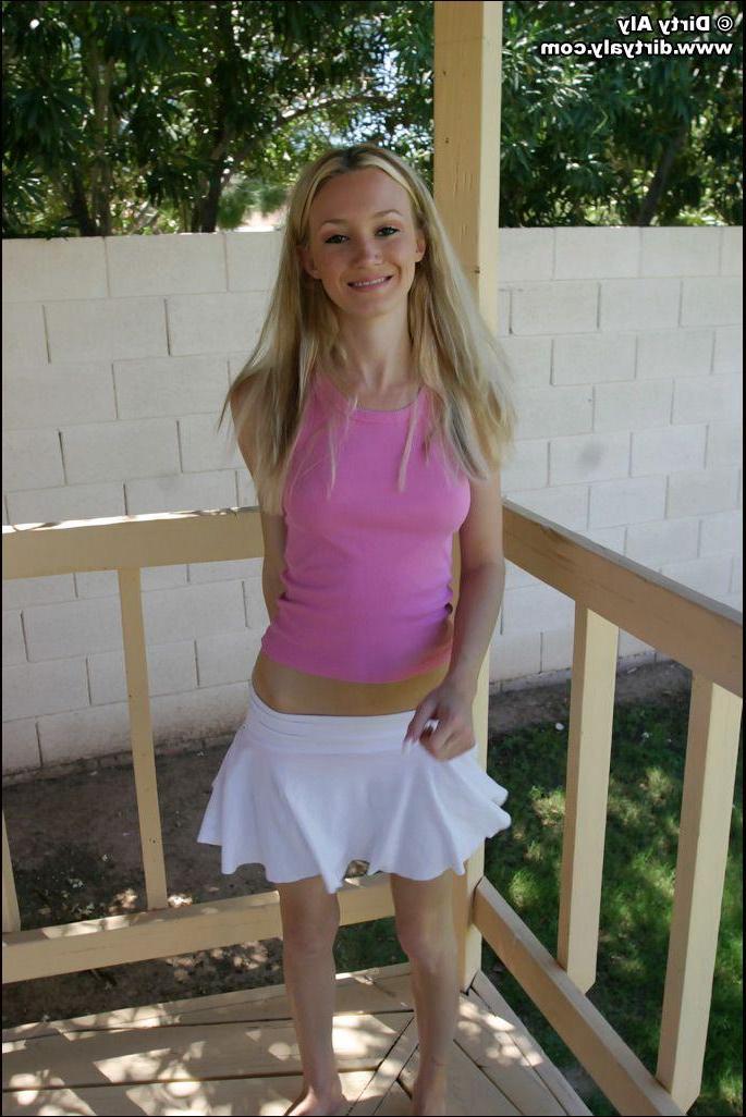 20P Pictures of Dirty Aly taking her clothes off for you