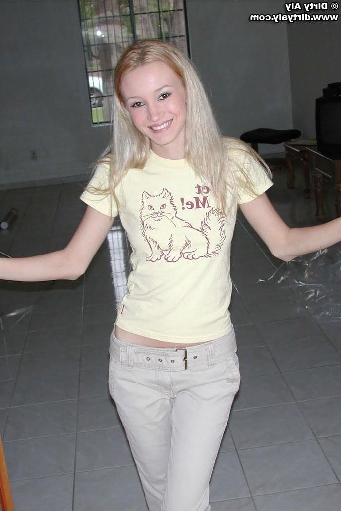20P Pictures of Dirty Aly all ready for some hot teen sex