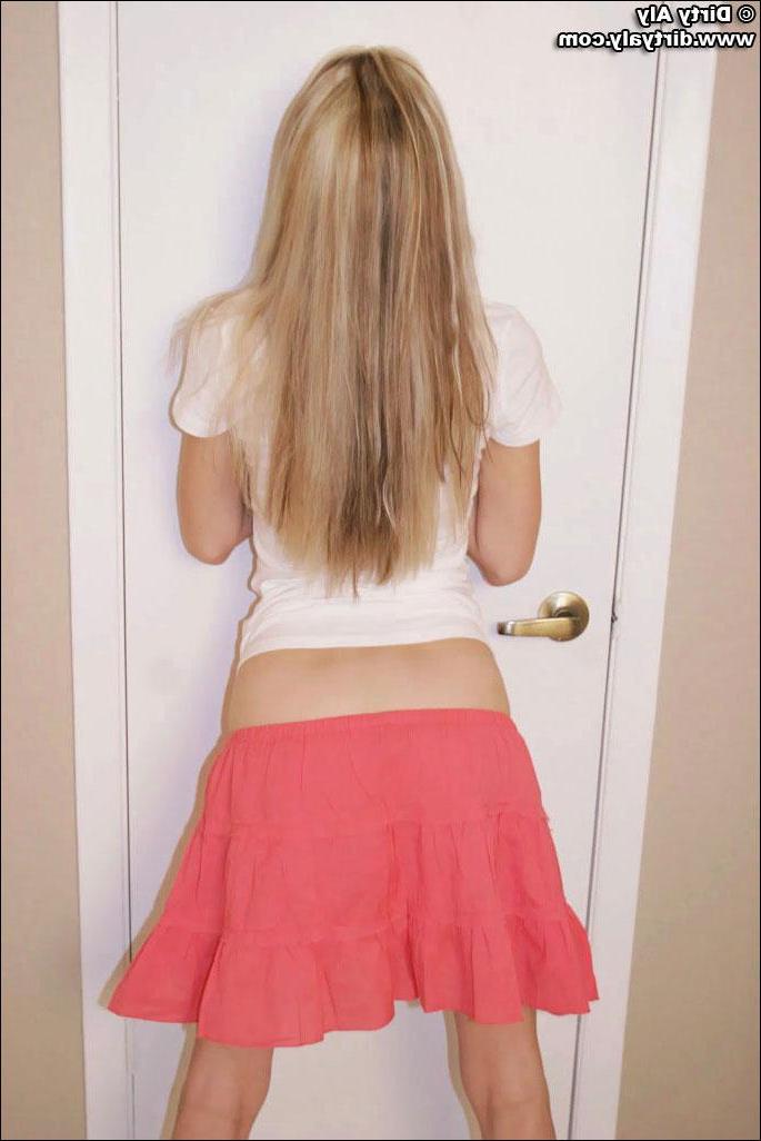 20P Pictures of Dirty Aly stripping nude for you