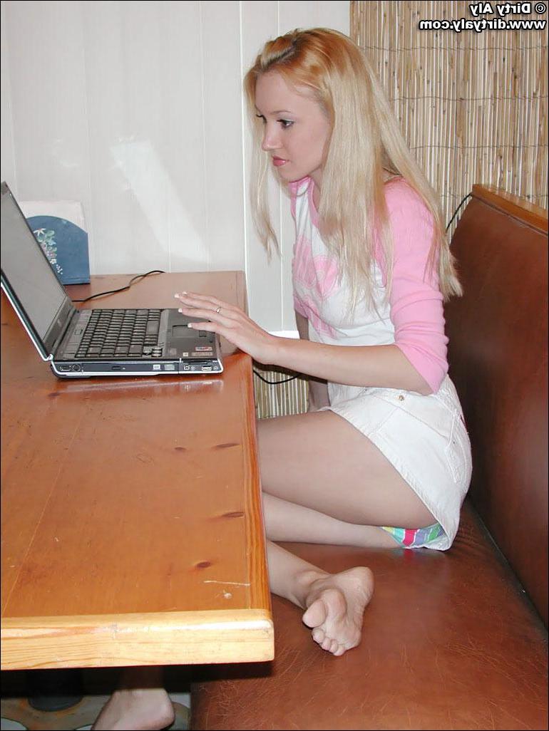20P Pictures of teen amateur Dirty Aly stripping for you