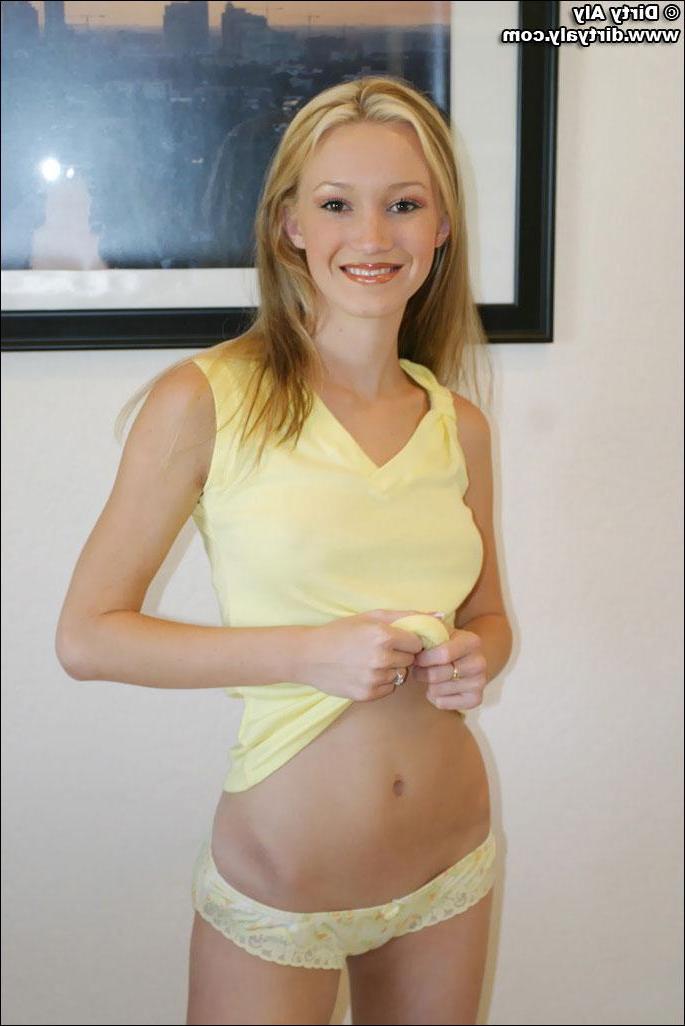 20P Pictures of Dirty Aly getting totally nude for you