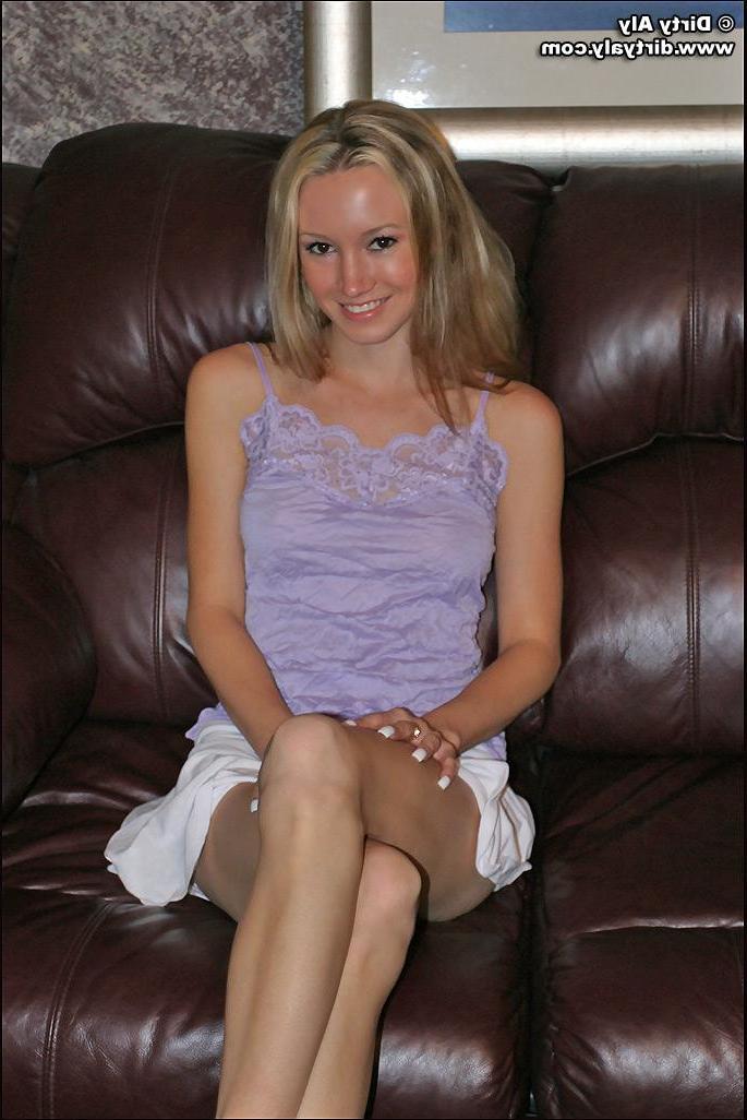 20P Pictures of Dirty Aly spreading her legs for you
