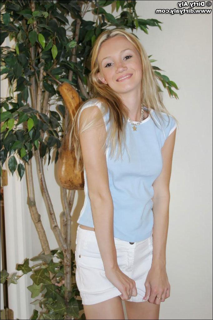 20P Pictures of teen Dirty Aly completely nude for you