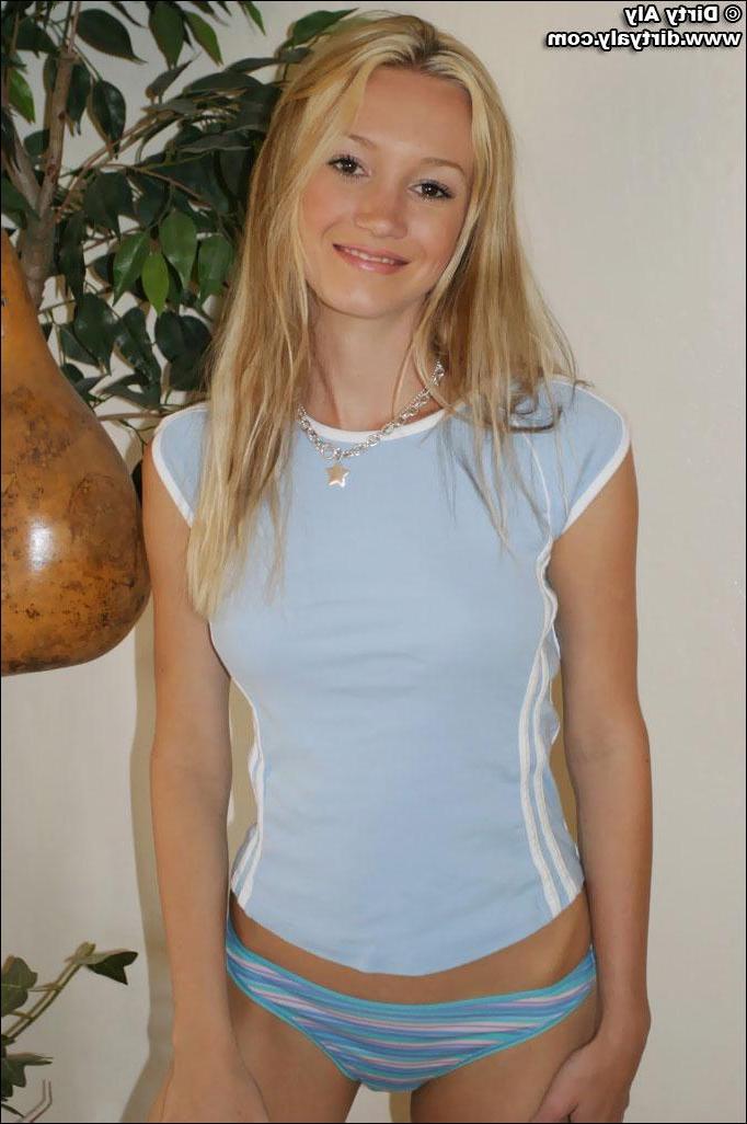20P Pictures of teen Dirty Aly completely nude for you