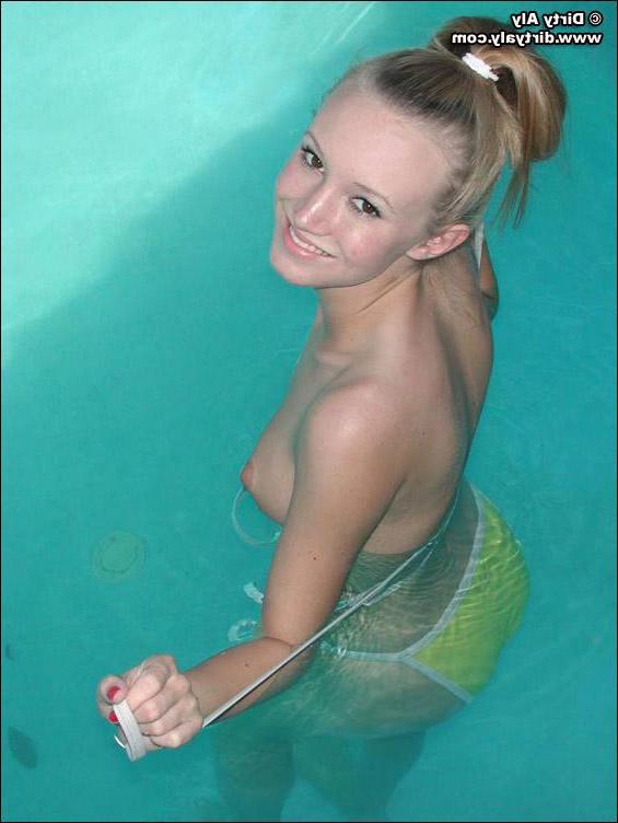 20P Pictures of Dirty Aly going for a swim