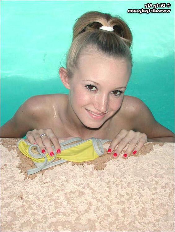 20P Pictures of Dirty Aly going for a swim