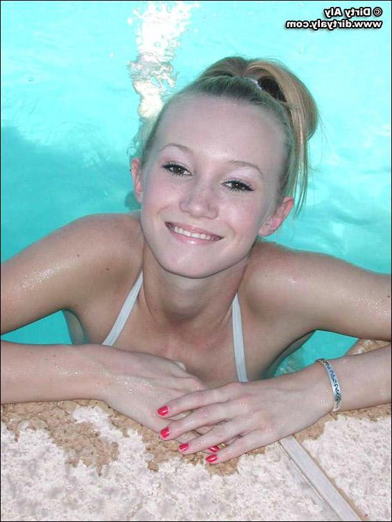 20P Pictures of Dirty Aly going for a swim