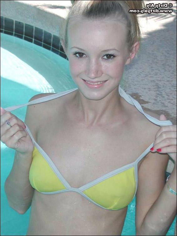 20P Pictures of Dirty Aly going for a swim