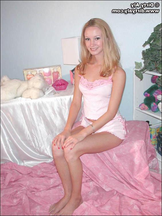 20P Pictures of Dirty Aly stripping in the bedroom