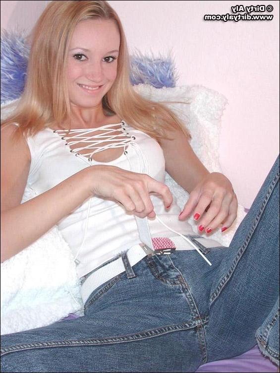 20P Pictures of Dirty Aly stripping off her jeans