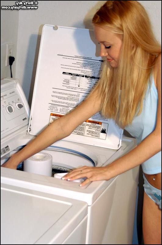 20P Pictures of Dirty Aly doing her laundry all nude
