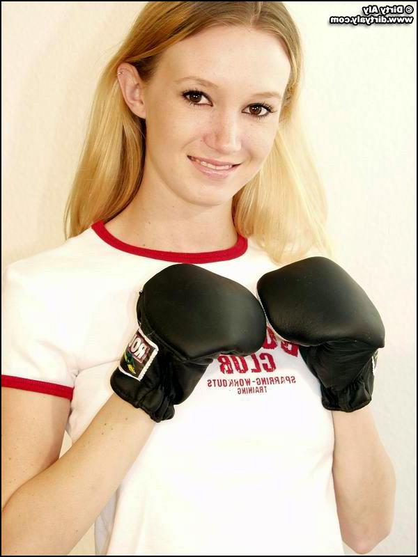20P Pictures of Dirty Aly boxing topless