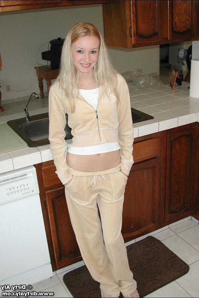 20P Pictures of Dirty Aly spreading her legs at home