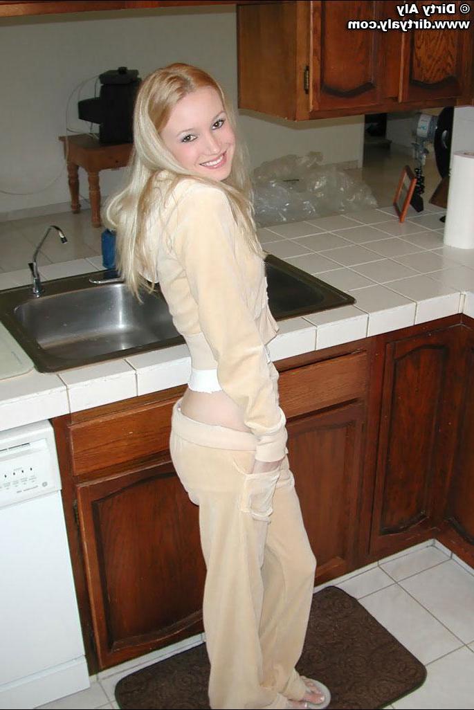 20P Pictures of Dirty Aly spreading her legs at home