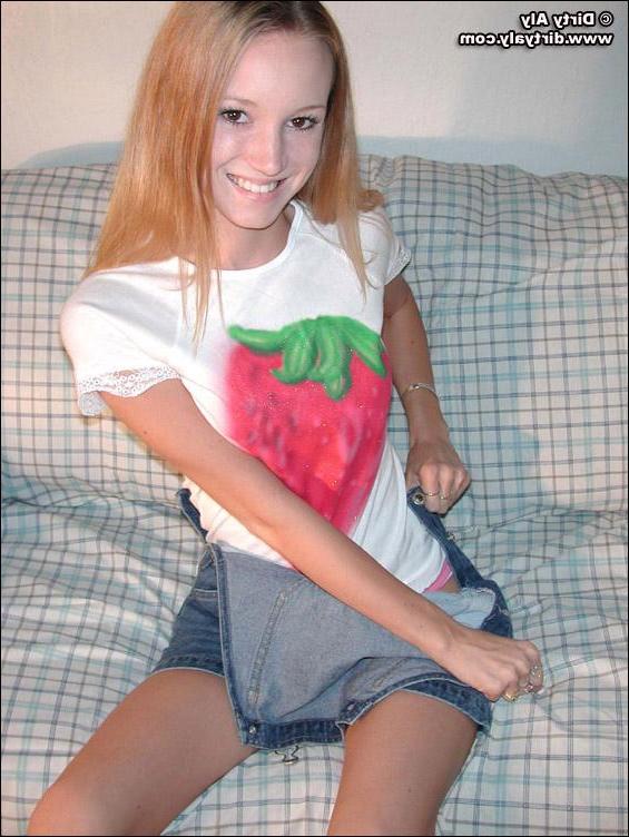20P Pictures of Dirty Aly getting all naked at home