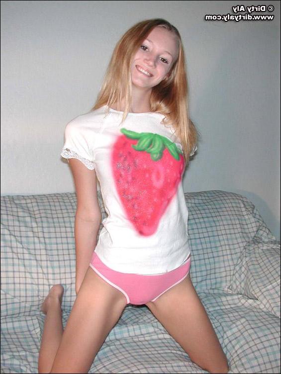 20P Pictures of Dirty Aly getting all naked at home