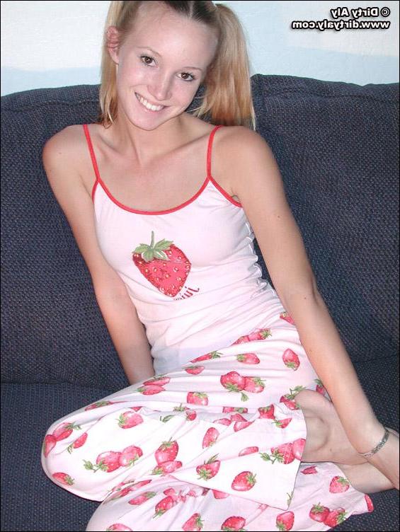 20P Pictures of Dirty Aly stripping out of her pajamas