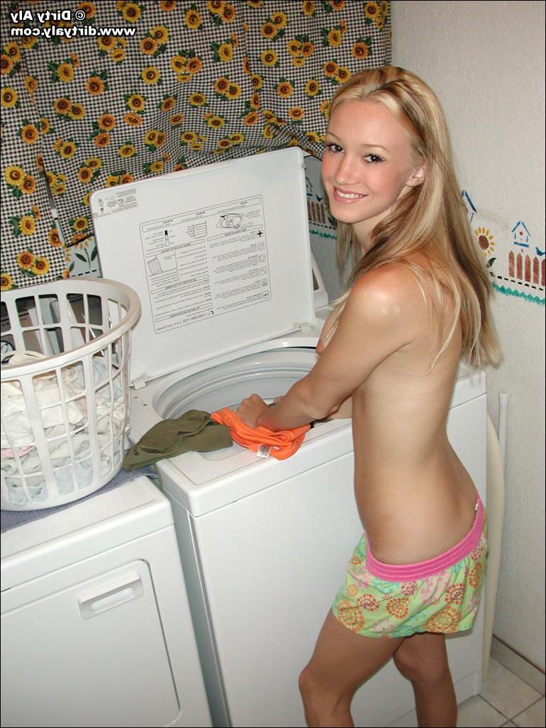 20P Pictures of Dirty Aly doing her laundry