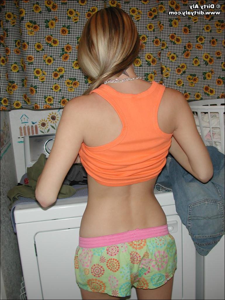 20P Pictures of Dirty Aly doing her laundry