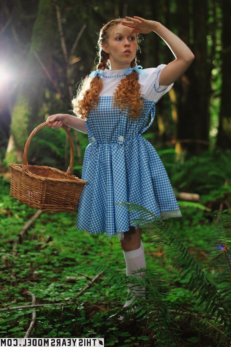 15P Hot redhead Dolly Little dresses up as Dorthy