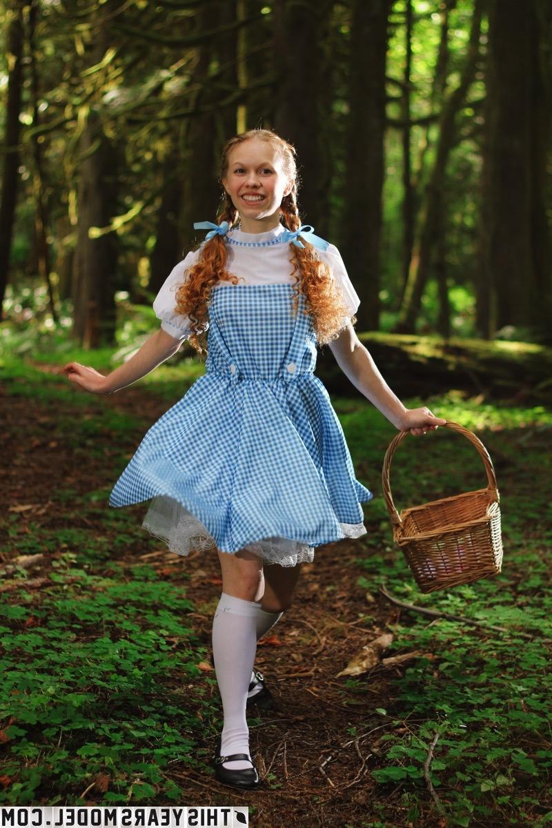 15P Hot redhead Dolly Little dresses up as Dorthy