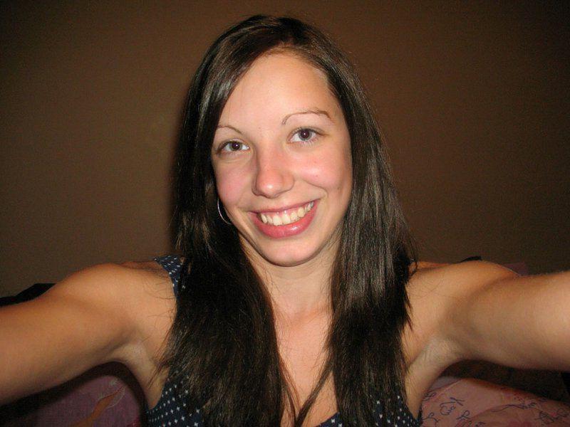 16P Pictures of teen babe Dream Taylor taking sexy pics of herself