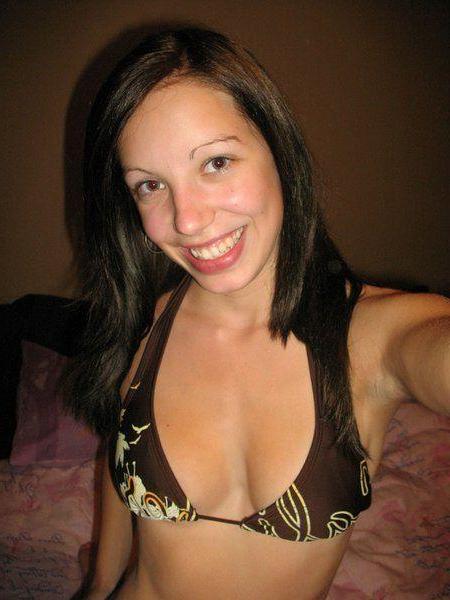 16P Pictures of teen babe Dream Taylor taking sexy pics of herself