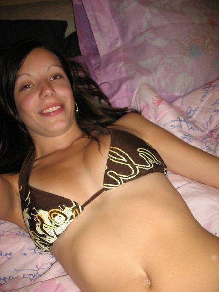 16P Pictures of teen babe Dream Taylor taking sexy pics of herself