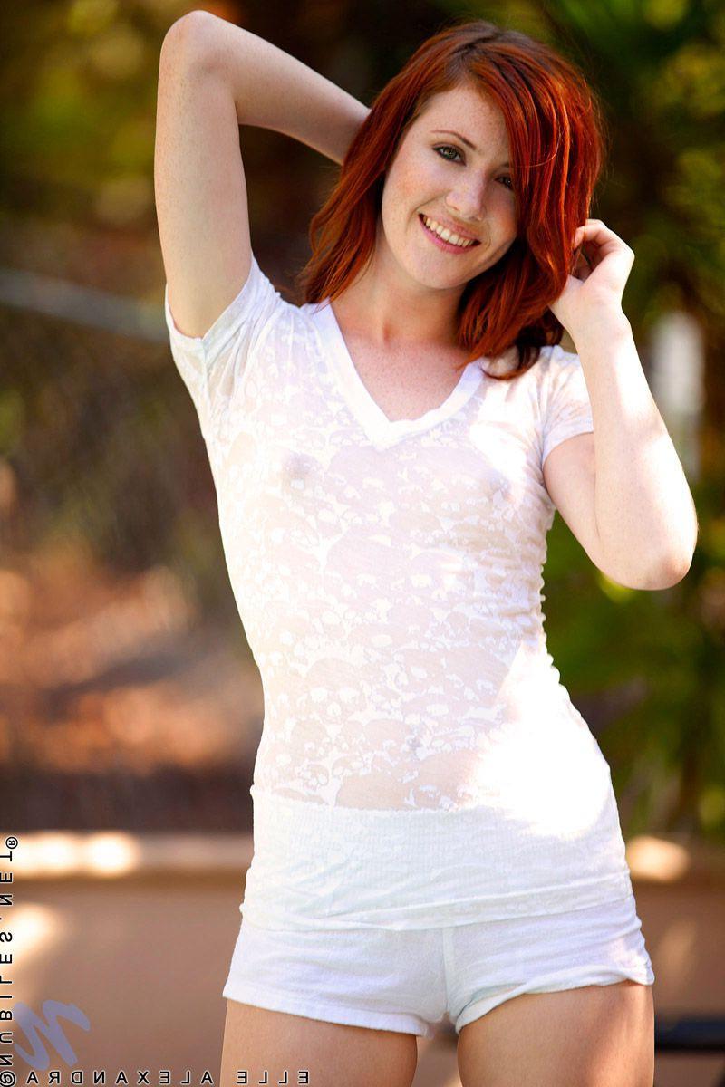 20P Pictures of Elle Alexandra flaunting her hot body