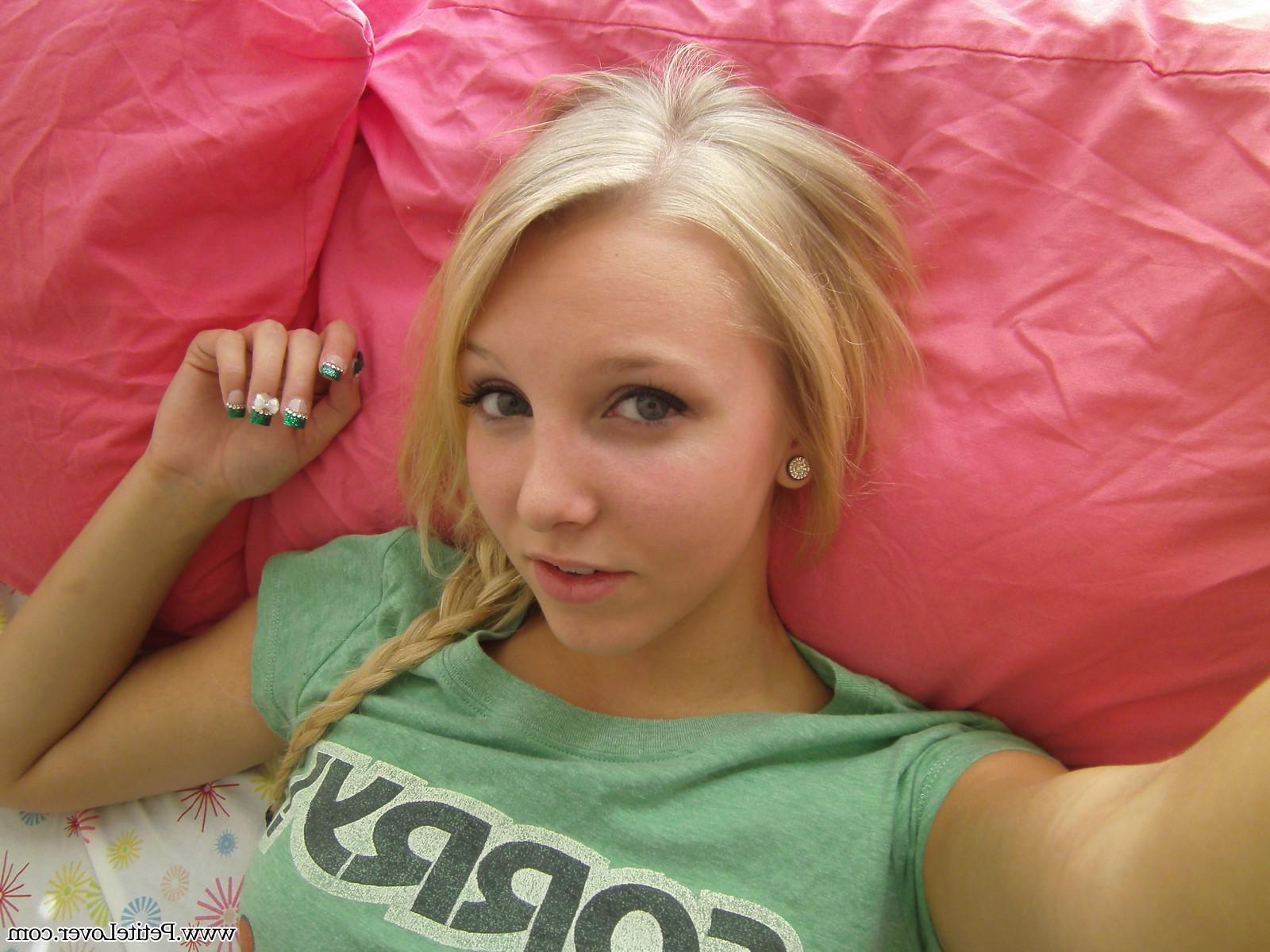 16P Beautiful blonde teen Elle shoots some selfies in bed