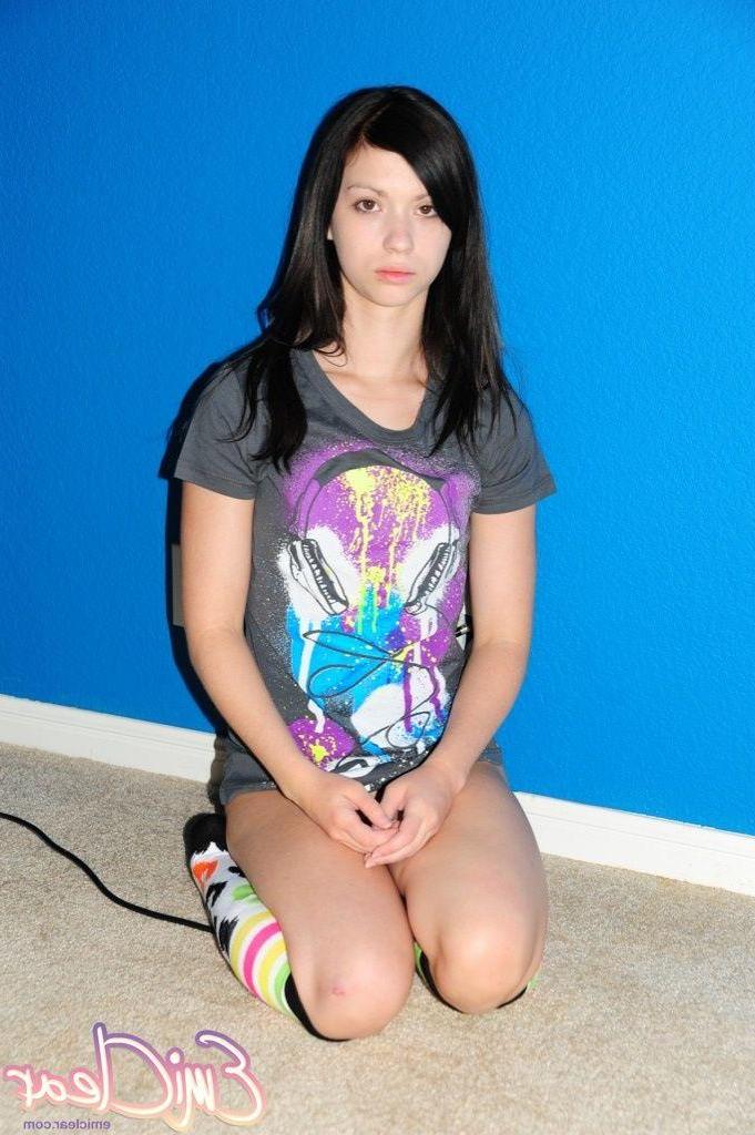 20P Pictures of Emi Clear exposing her fuckable teen body for you