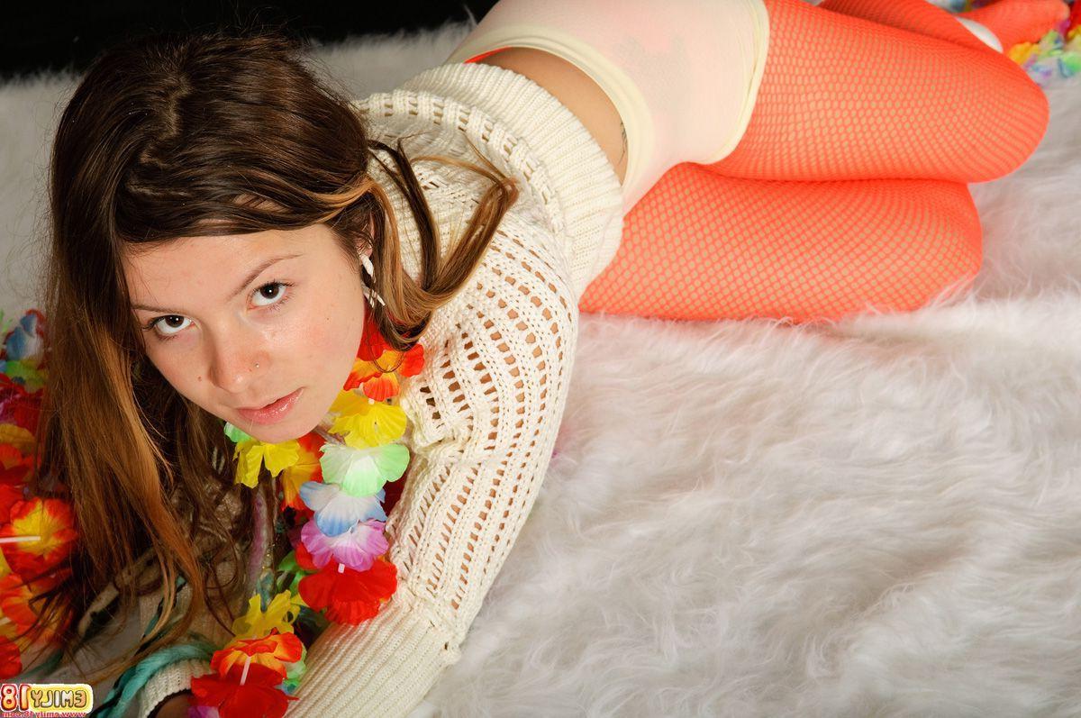 15P Pictures of Emily 18 exposing her tight body