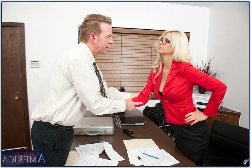 16P Jazy Berlin strips to her stockings and fucks her man in office