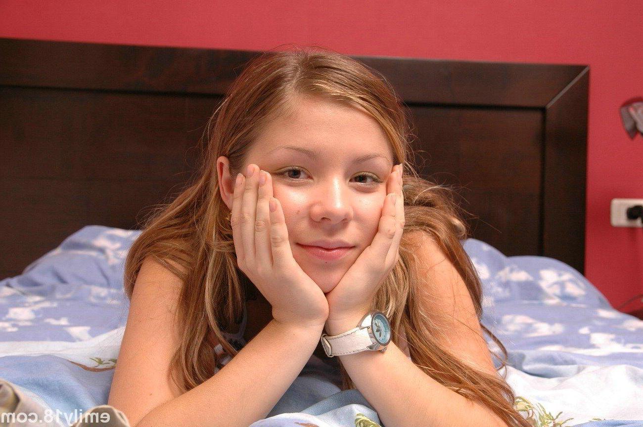 15P Teen model Emily 18 likes being goofy in her bedroom