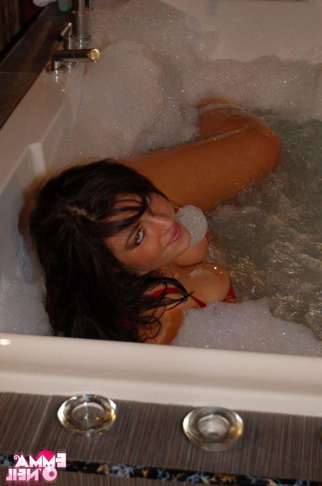 16P Pictures of teen babe Emma O'Neil soaping up her hot body