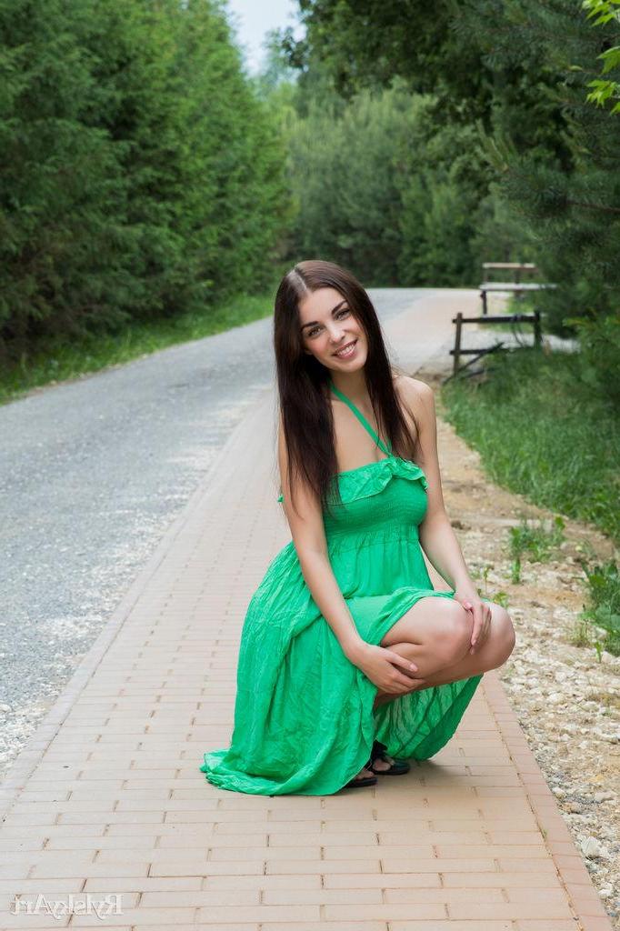 16P Beautiful girl Evita Lima strips out of her green dress on the public road