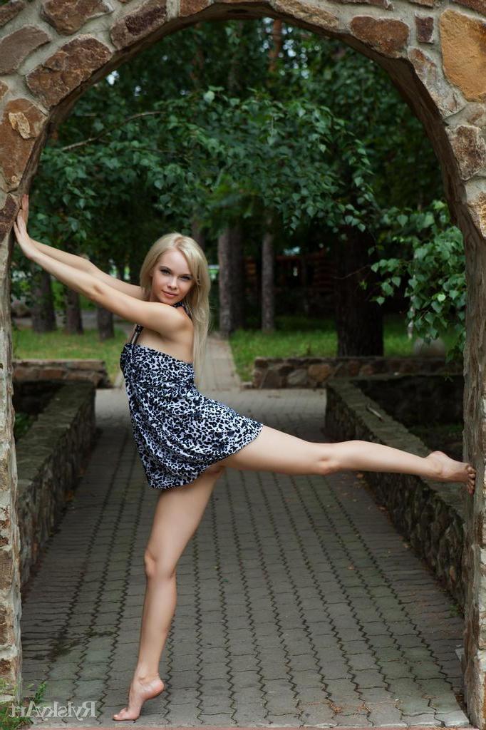 16P Stunning blonde teen Feeona A lifts her dress to offer you her tight pussy