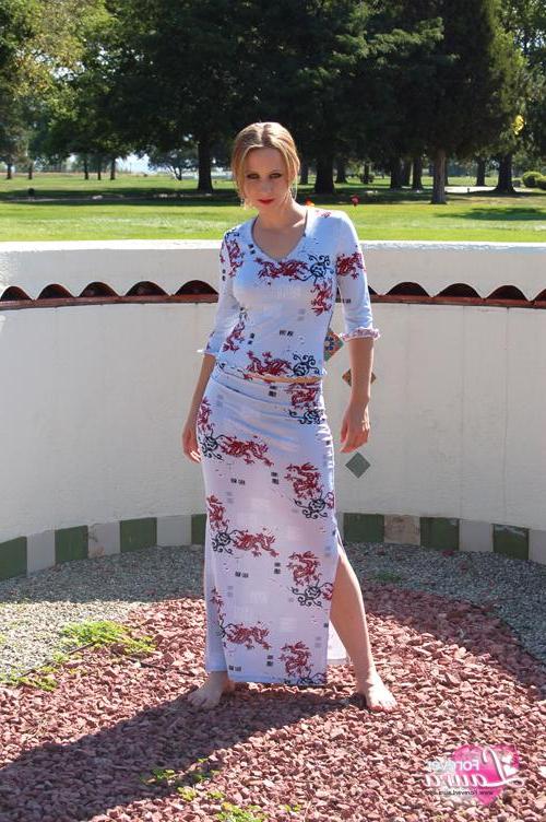 16P Laura is beautiful and mysterious as she gets topless in her dragon dress.