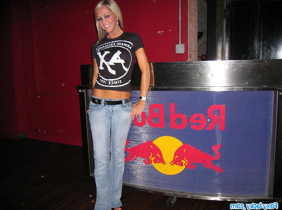 15P Pictures of teen Foxy Jacky getting pissed drunk