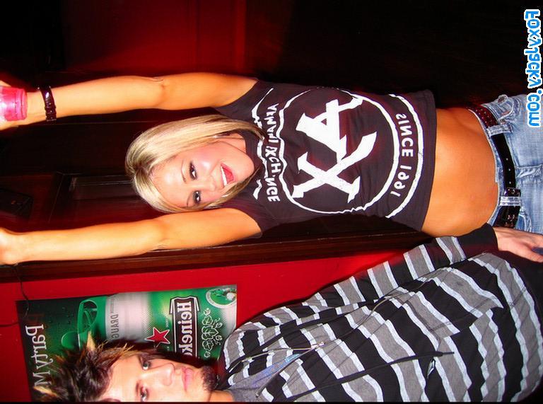 15P Pictures of teen Foxy Jacky getting pissed drunk