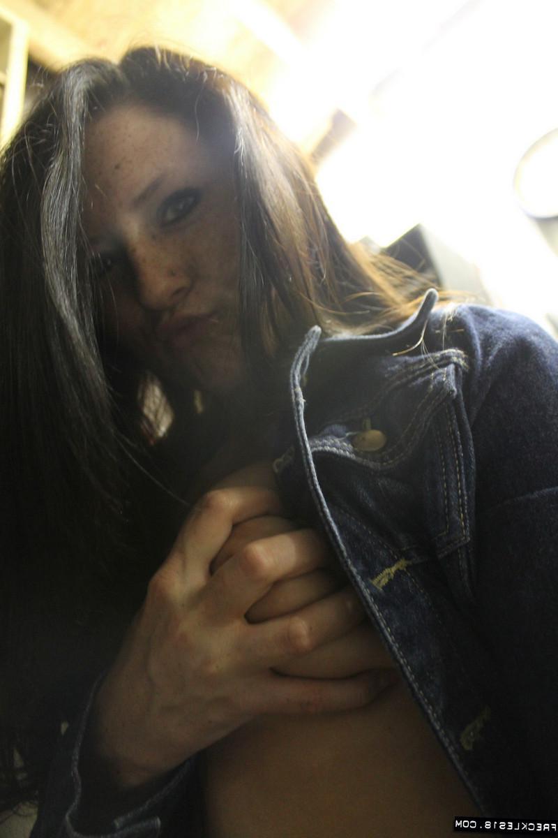 12P Brunette hottie Freckles 18 takes selfies in her denim top