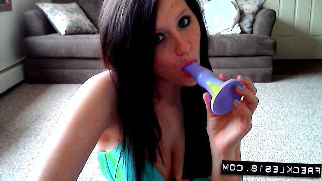 12P Brunette hottie Freckles 18 is a total knockout in this webcam show