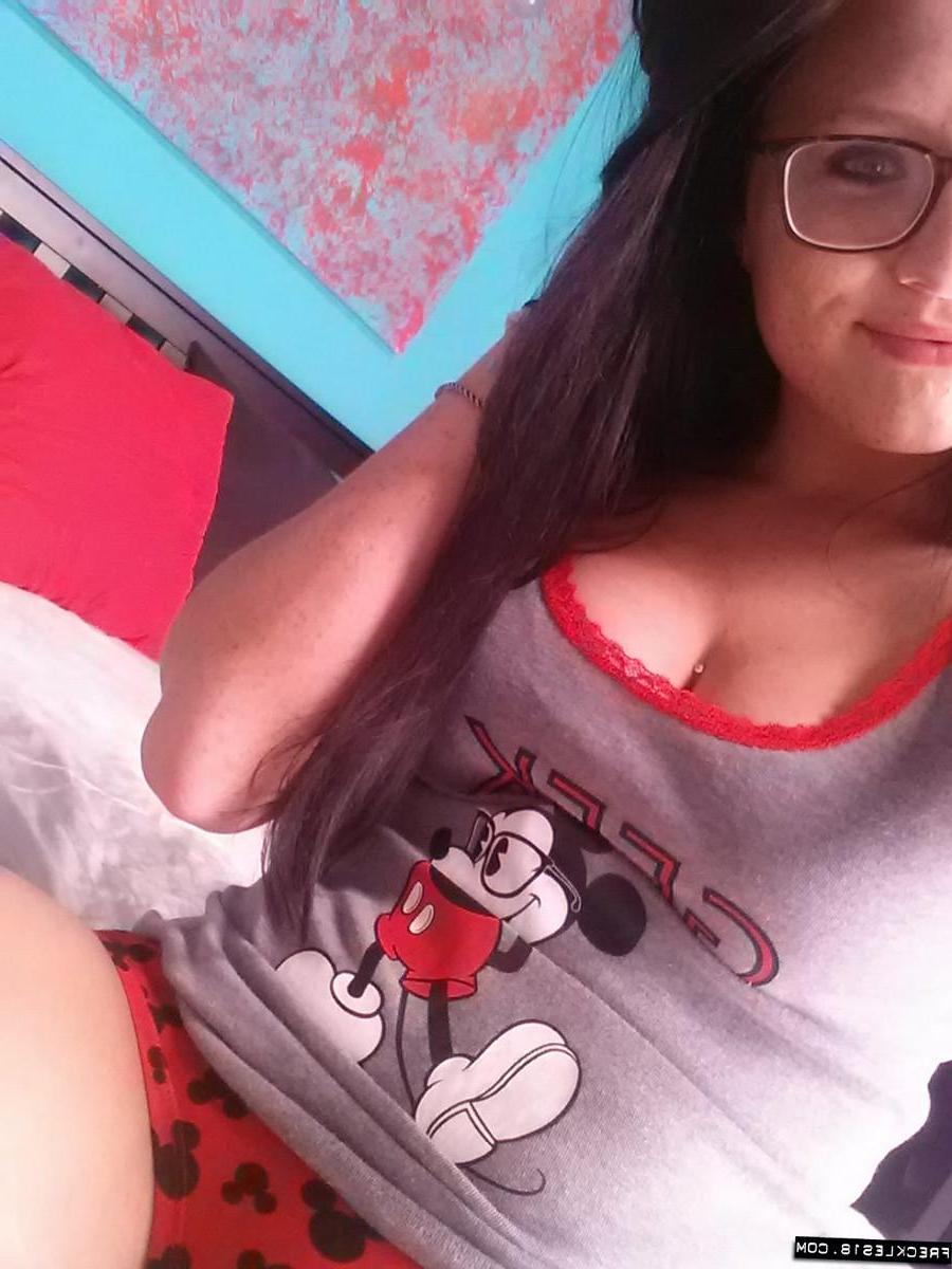 12P Freckles 18 wants to be your very own sexy geek girl