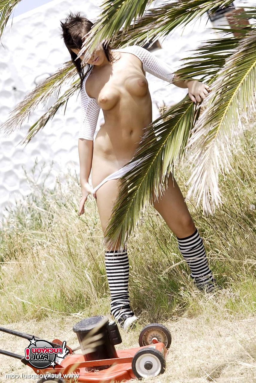 16P Pictures of teen Fuck You Paul showing off her body
